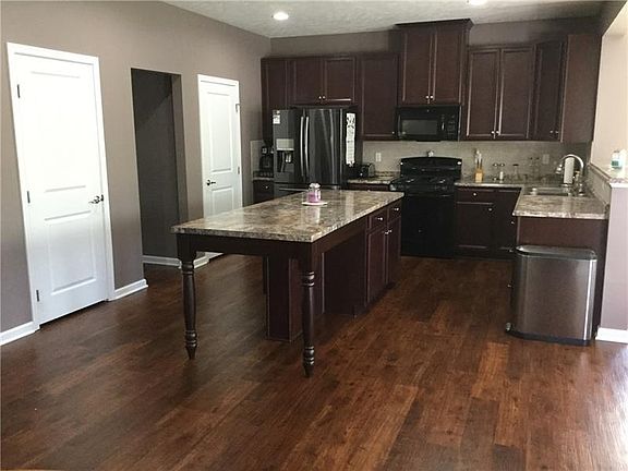 2nd image of 1027 Oakbrooke Dr
