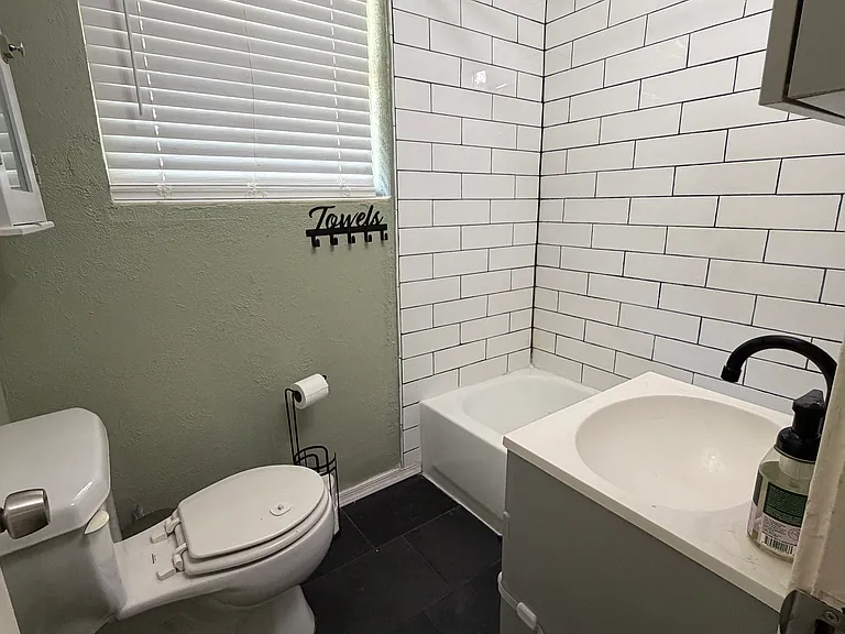 4819 Homecrest Cir — Photo 8