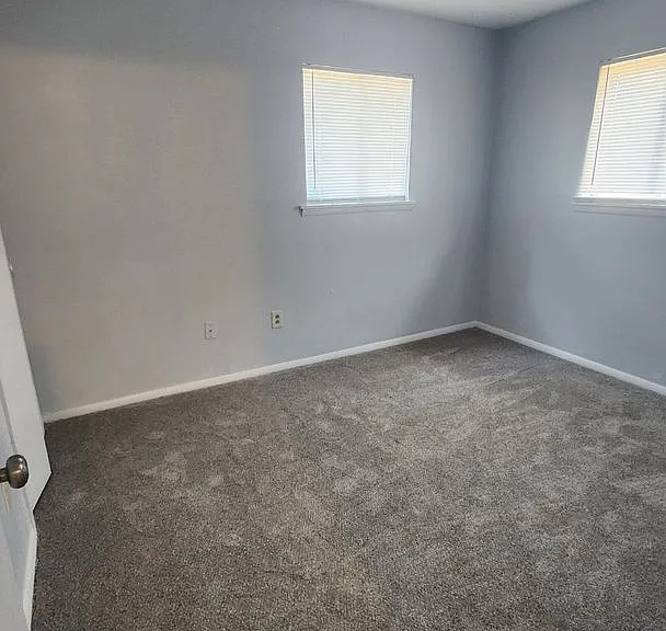 5519 NW Eisenhower Dr — Photo 8