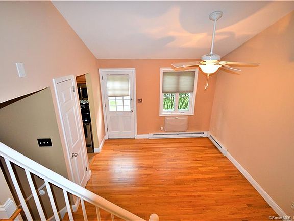 2nd image of 1620 Farmington Ave APT 8