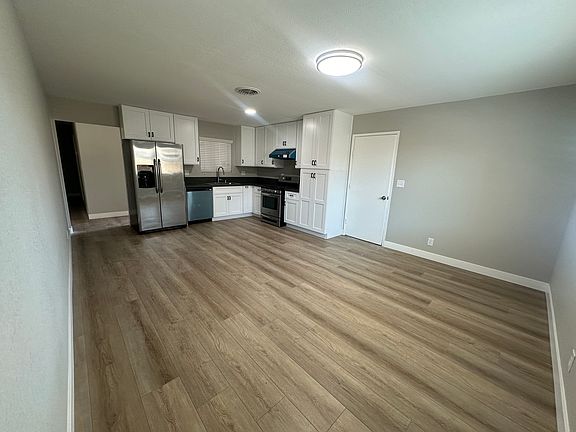 4th image of 5013 Stampa Ave