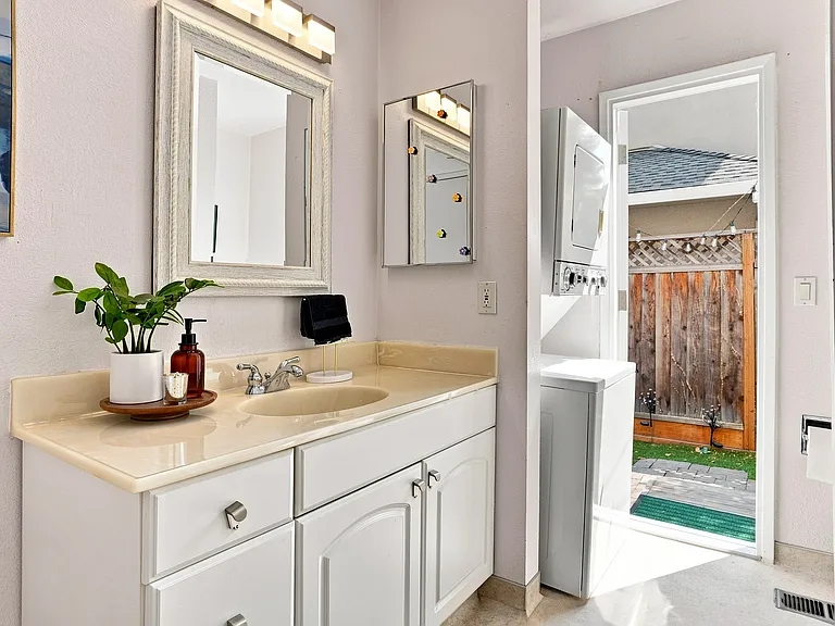 1408 W Latimer Ave #1 — Photo 17
