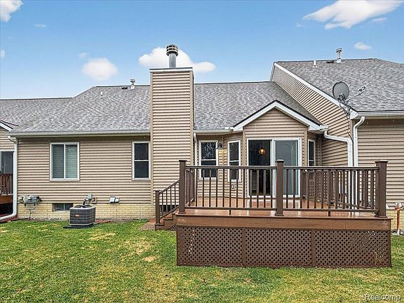 4th image of 2089 W Ridge Dr