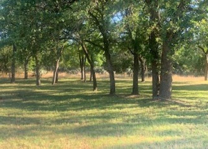 1st image of Kingsbriar Dr