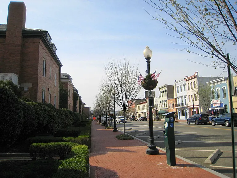 815 E St SE #1 — Photo 27