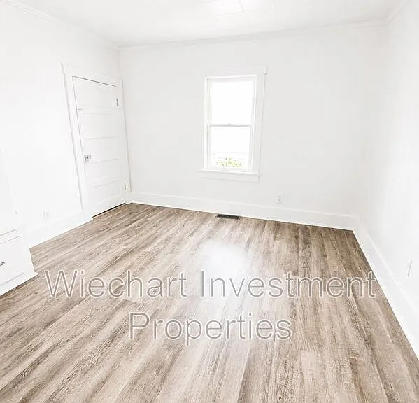 654 S Dana Ave — Photo 10