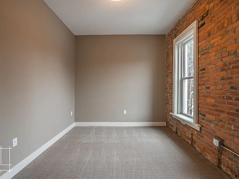 245 King Ave — Photo 29