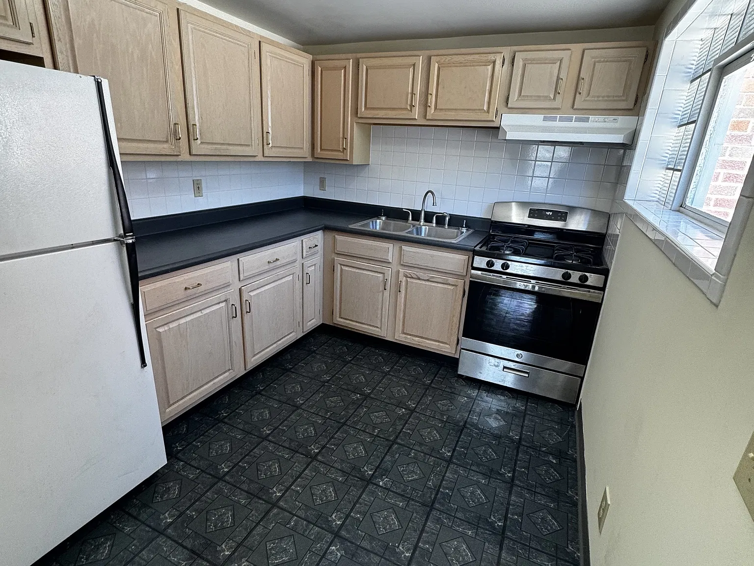 Sugar Creek Plaza Apartments - C5 — Photo 1