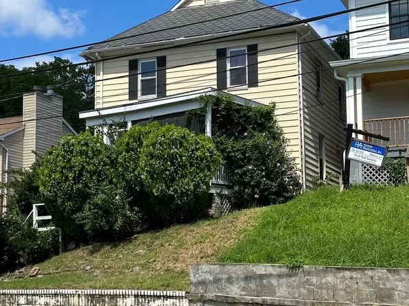 2628 Myrtle Ave NE, Washington, DC 20018