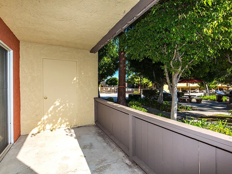 800 S Brea Blvd — Photo 12
