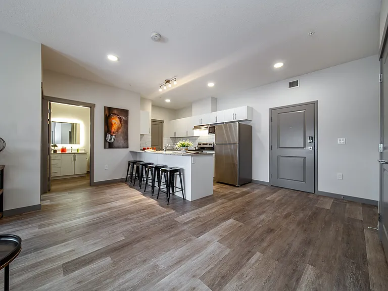 730 Tamarack Way NW — Photo 3