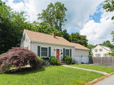 9 Crossland Rd, West Warwick, RI, 02893