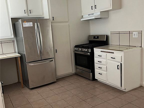 5th image of 37920 Grandview Ave