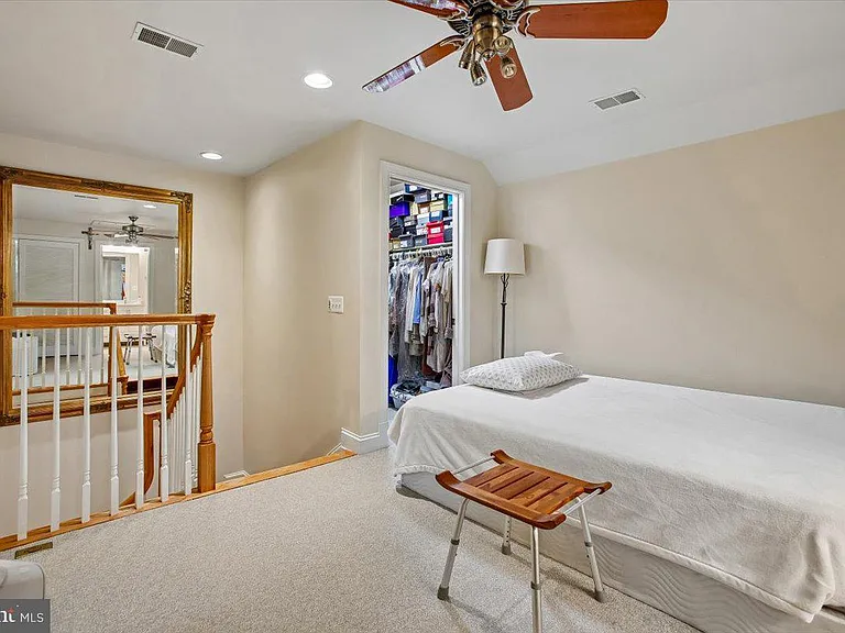 1309 McLean Crest Ct — Photo 38