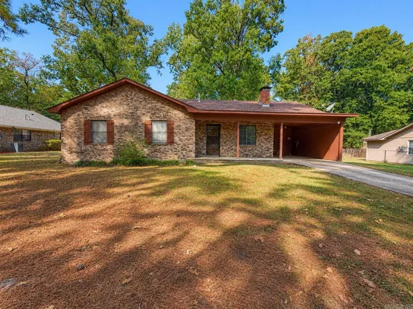 202 Huntington Pl, Gurdon, AR 71743