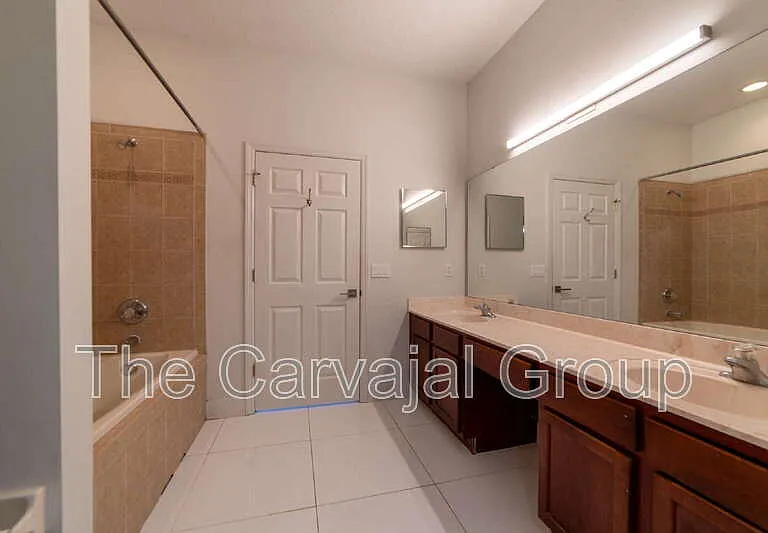 10224 Vickers Ridge Dr — Photo 10