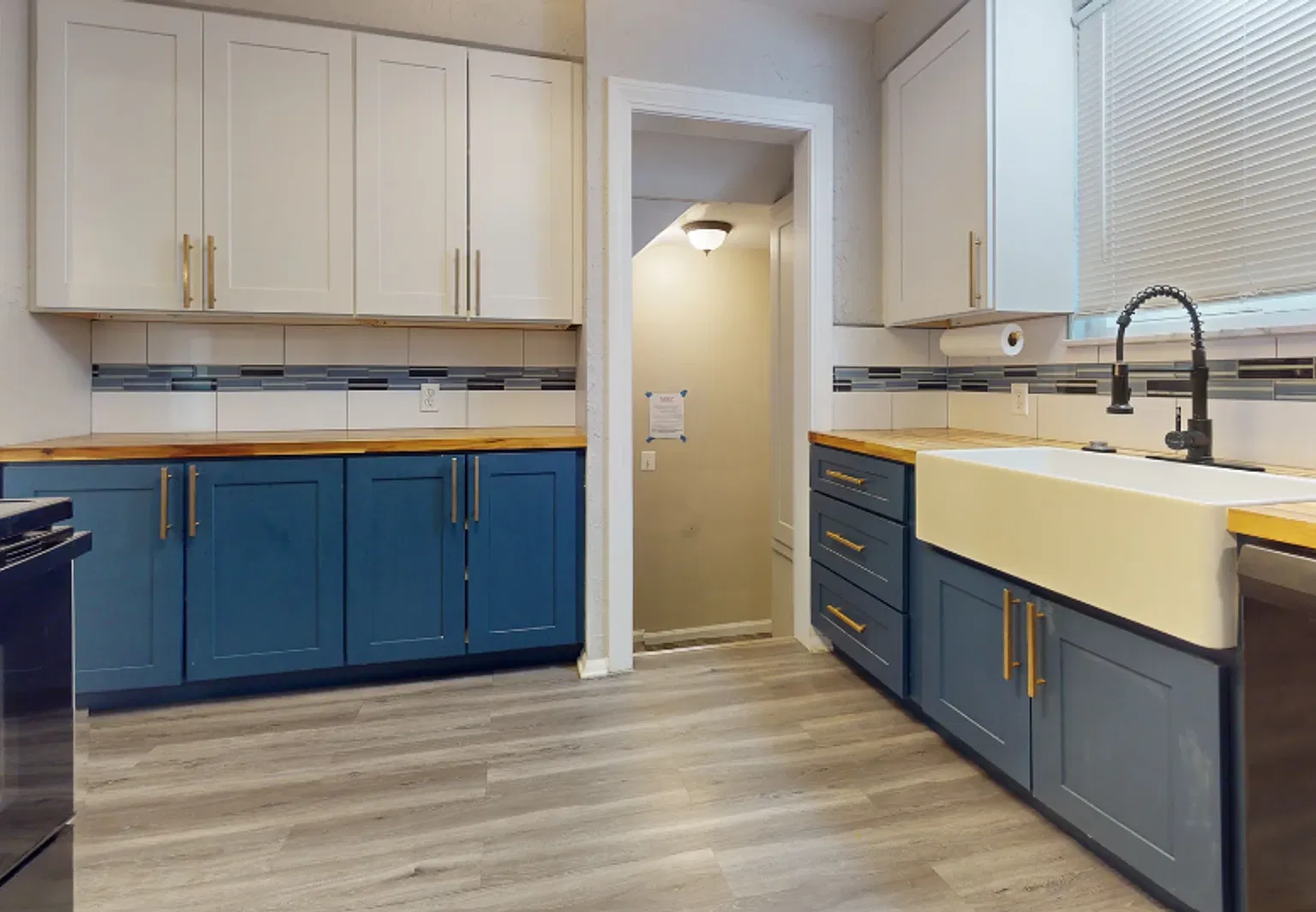 Beautifully, Remodeled Pontiac 4-Bedroom Home — Photo 3