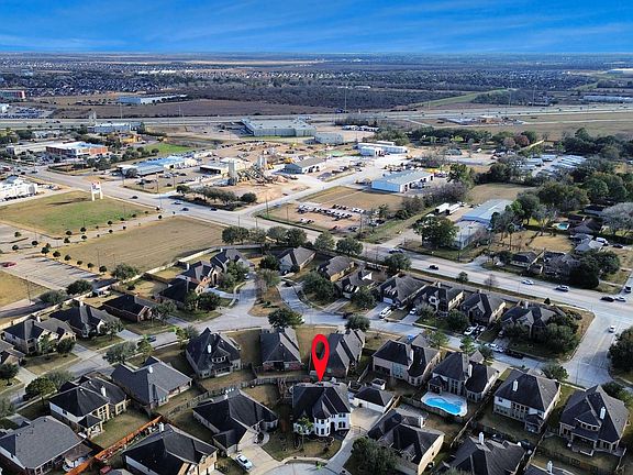 3rd image of 6410 Milam Branch Ln