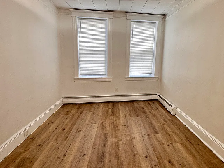 181 Princeton Ave — Photo 12