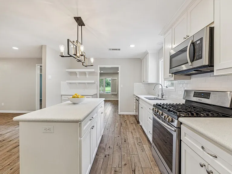 5118 Indigo St — Photo 9