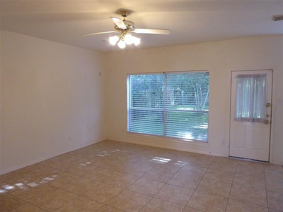 5th image of 814 Norfolk Dr