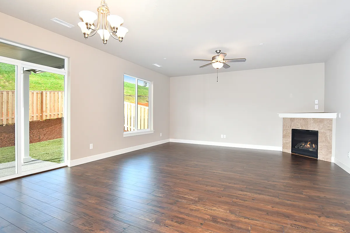 Building Photo - 3625 NE Spruce Dr