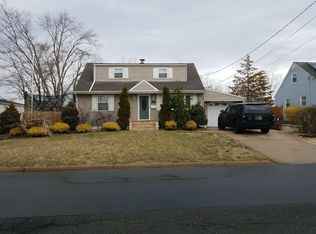 40 Piersoll Rd, Old Bridge, NJ 08857