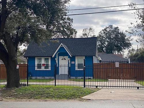 628 King St Photo 1