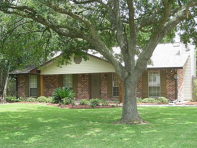 1st image of 18456 Magnolia Ests