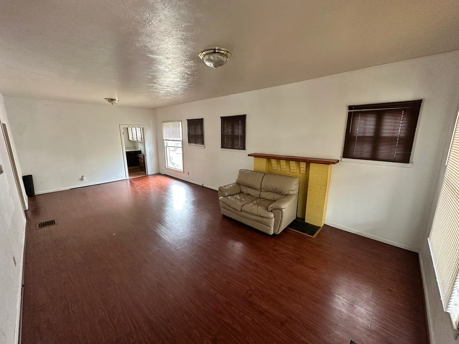 324 E Uintah St — Photo 3