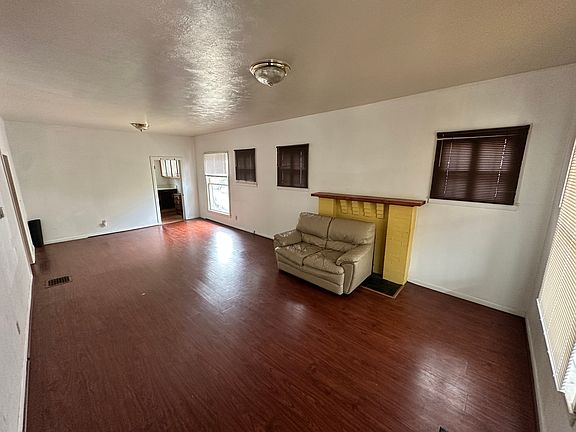 3rd image of 324 E Uintah St