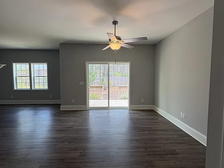 501 Gabriel Ln — Photo 2