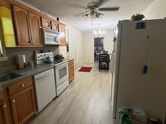 4th image of 1480 Jefferson St