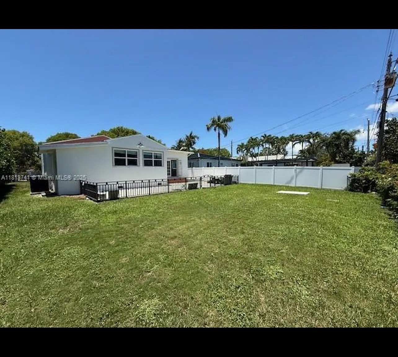 3 bed, 2.5 bath, 1907 sqft, $6,500 — Photo 1