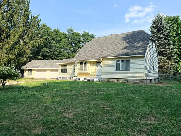 1040 Fonger St NE, Sparta, MI 49345