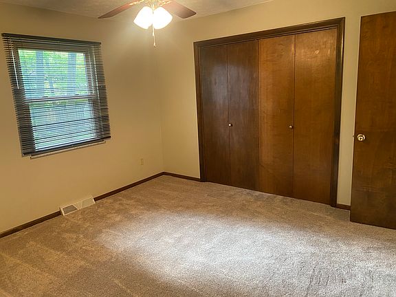 5th image of 4219 Wood Park Dr