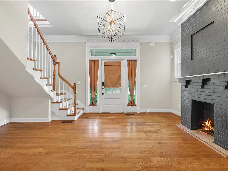 708 Shelby Ave — Photo 6
