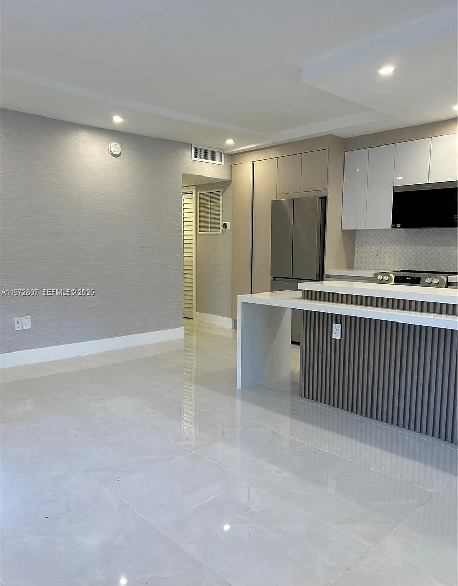 Keystone Gardens Condo — Photo 2