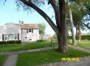 8102 5th St, Highland, IN 46322