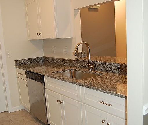 4th image of 42771 Richmond Dr
