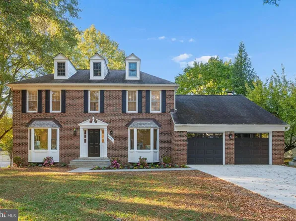 4921 Sweetbirch Dr, Rockville, MD 20853