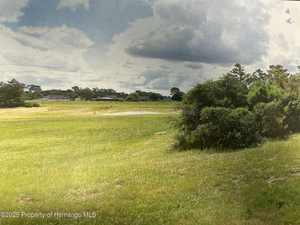 2nd image of 2540 Lema Dr