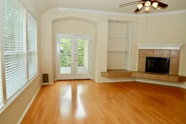 138 Chestnut Ct — Photo 3