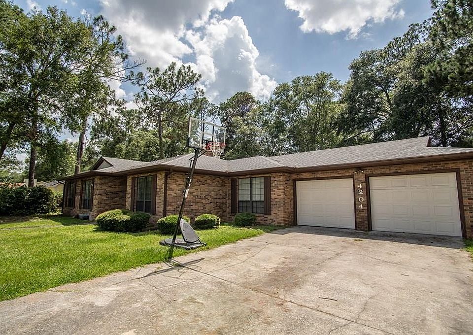 1st image of 4204 Thornwood Way