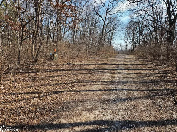 1310 Pine Ridge Ln, Mount Pleasant, IA 52641