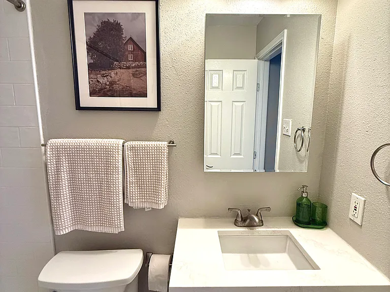 4104 N Hall St #326 — Photo 12