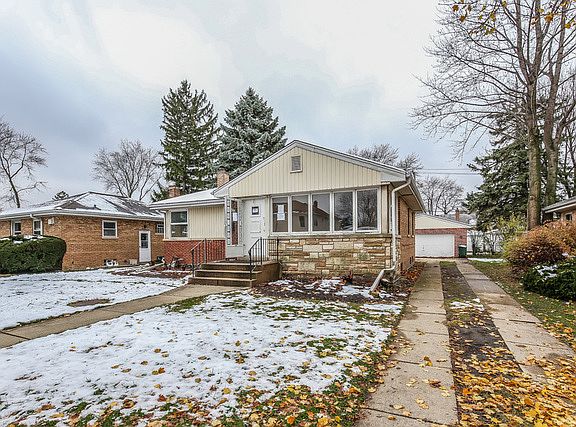 3rd image of 9008 Mansfield Ave