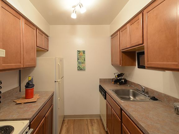 5th image of 13911 Oakbrook Dr #6761194