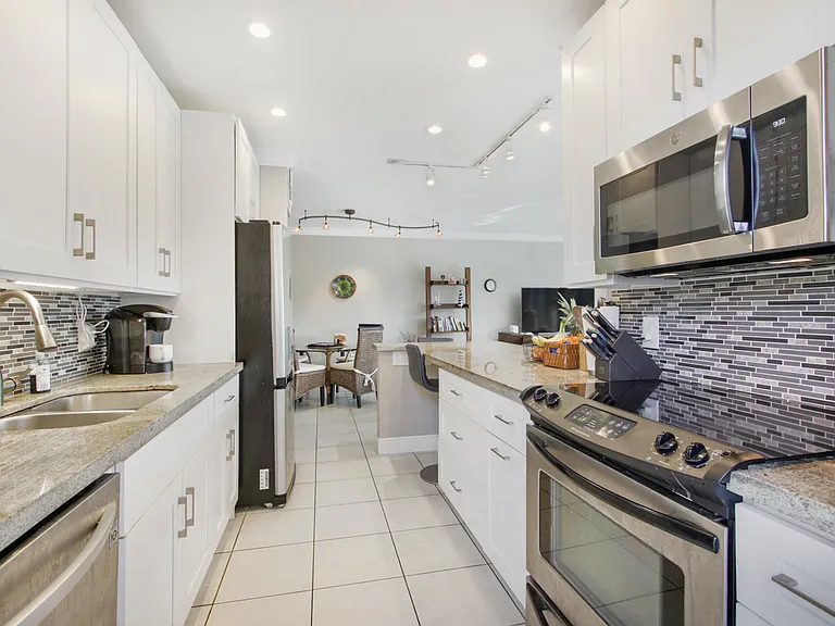 180 Isle Of Venice Dr #222 — Photo 7