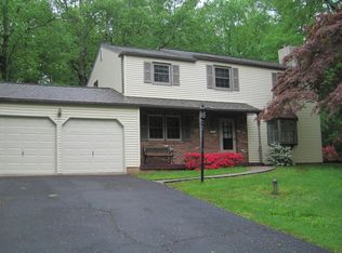 102 Woodland Dr, Lansdale, PA 19446
